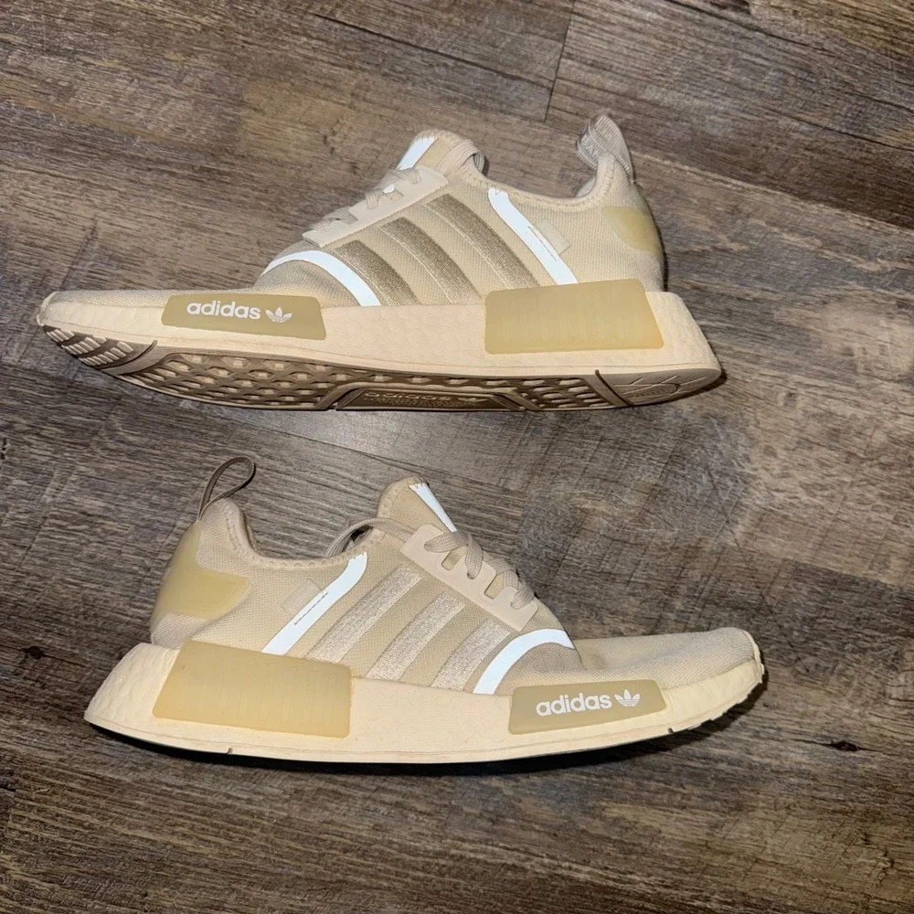 Adidas NMD R1 HQ4248 Mens 9 Wonder White Savannah Beige Boost Sneakers